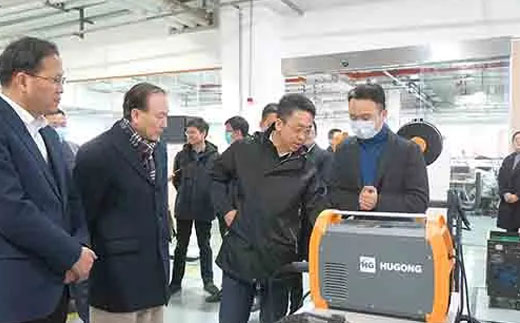 南昌市委常委、副市长王万征一行莅临上；；；＞胖薰始抛懿靠疾
